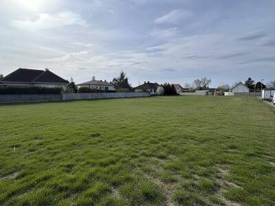 Grundstück kaufen in 7111 Parndorf