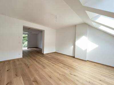 Altbauwohnung mit Balkon mieten in 8020 Graz (Bild 1)