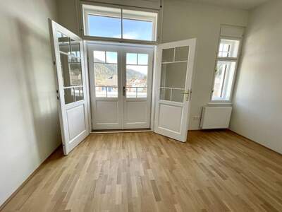 Altbauwohnung mit Balkon mieten in 8680 Mürzzuschlag (Bild 2)