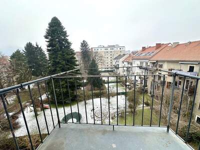 Altbauwohnung mit Balkon mieten in 8010 Graz (Bild 2)