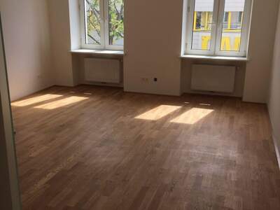 Altbauwohnung mit Balkon kaufen in 1200 Wien (Bild 2)