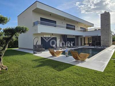 Haus kaufen in 52440 Porec (Bild 2)