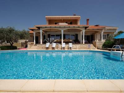 Haus kaufen in 23000 Kožino (Bild 1)