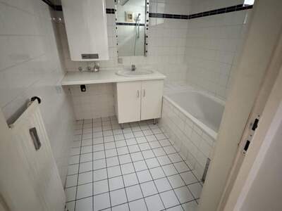 Altbauwohnung mit Balkon mieten in 8010 Graz (Bild 2)