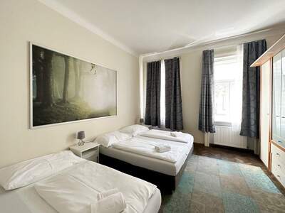 Altbauwohnung kaufen in 1150 Wien (Bild 2)