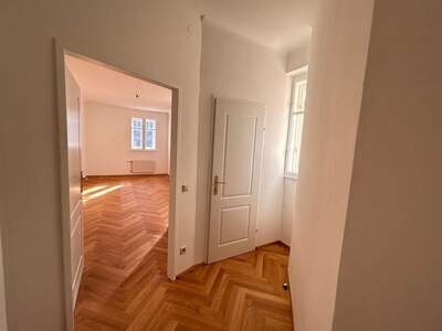 Altbauwohnung mit Balkon kaufen in 8010 Graz (Bild 5)