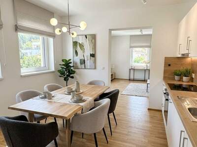 Altbauwohnung mit Balkon mieten in 8010 Graz (Bild 2)