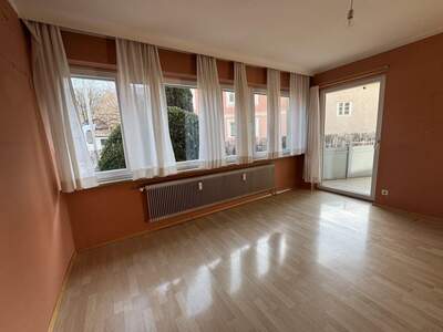 Altbauwohnung mit Balkon kaufen in 6060 Hall (Bild 1)