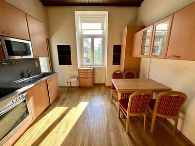 Altbauwohnung kaufen in 8020 Graz (Bild 2)