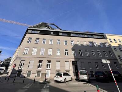 Altbauwohnung mit Balkon kaufen in 1150 Wien (Bild 2)