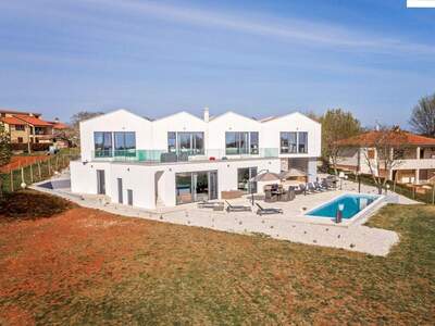 Haus kaufen in 52440 Porec (Bild 3)