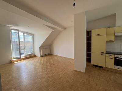 Altbauwohnung mit Balkon mieten in 8010 Graz (Bild 3)