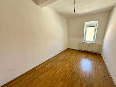 Altbauwohnung mit Balkon kaufen in 8020 Graz (Bild 2)