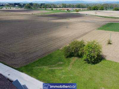 Grundstück kaufen in 4072 Straßham