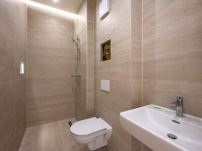 Altbauwohnung mit Balkon kaufen in 1050 Wien (Bild 5)