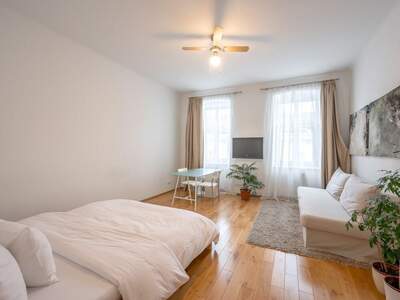 Altbauwohnung kaufen in 1050 Wien (Bild 2)