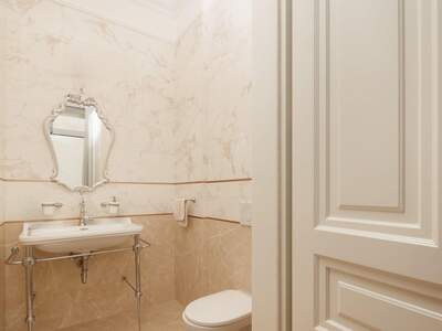 Altbauwohnung mit Balkon kaufen in 1090 Wien (Bild 3)