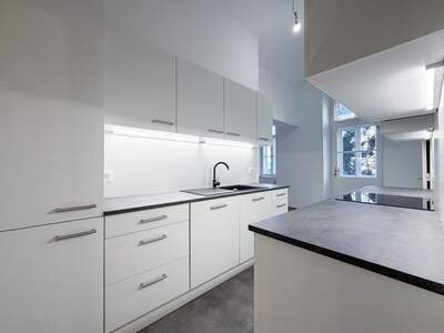 Altbauwohnung mit Balkon mieten in 8010 Graz (Bild 1)