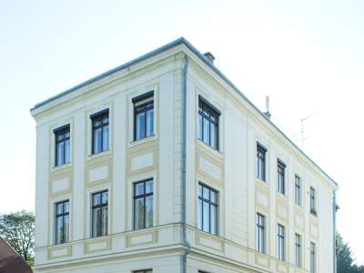 Altbauwohnung mit Balkon mieten in 1130 Wien