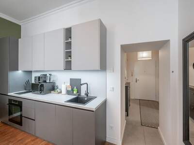 Altbauwohnung kaufen in 1070 Wien (Bild 2)