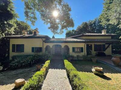 Haus mit Garten kaufen in 59013 Montemurlo (Bild 2)