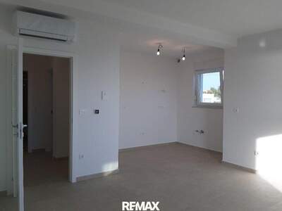 Wohnung mit Balkon kaufen in 53291 Novalja (Bild 3)
