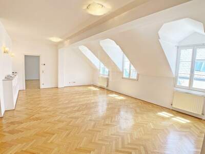 Altbauwohnung mit Balkon mieten in 1080 Wien