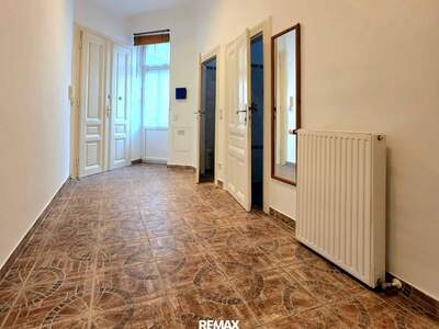Altbauwohnung mit Balkon kaufen in 1120 Wien (Bild 3)