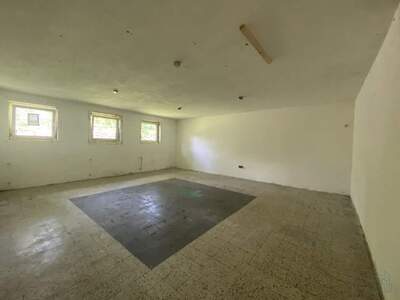 Gewerbeobjekt mieten in 9220 Velden