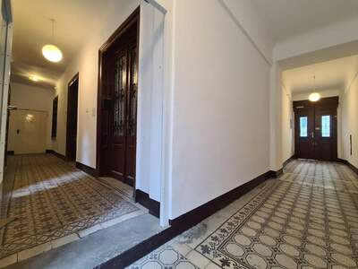 Altbauwohnung kaufen in 1080 Wien (Bild 2)