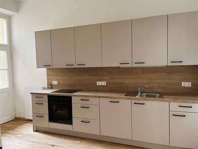 Altbauwohnung mit Balkon mieten in 8010 Graz (Bild 3)