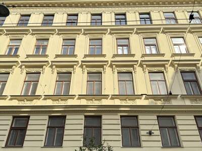 Altbauwohnung kaufen in 1080 Wien (Bild 2)