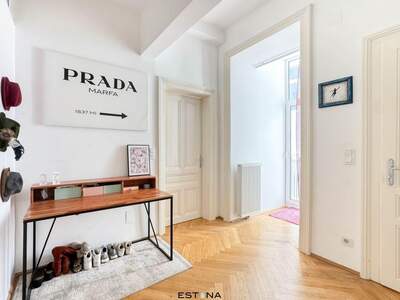 Altbauwohnung mit Balkon kaufen in 1140 Wien