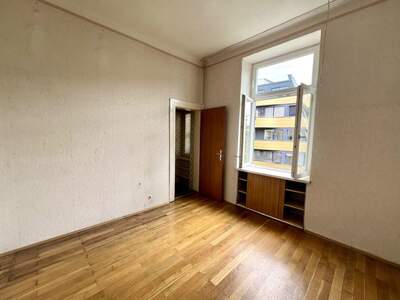 Altbauwohnung mit Balkon kaufen in 8020 Graz (Bild 3)