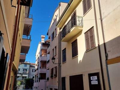 Haus kaufen in 34073 Grado (Bild 1)