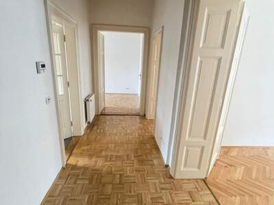 Altbauwohnung mit Balkon mieten in 8010 Graz (Bild 5)