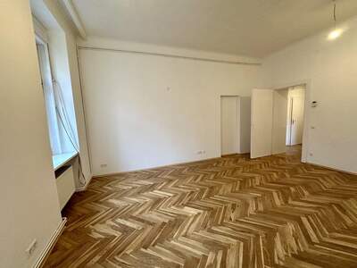 Altbauwohnung mit Balkon mieten in 8010 Graz (Bild 4)