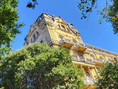 Altbauwohnung mit Balkon kaufen in 52100 Pula (Bild 1)
