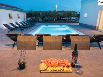 Haus mit Garten kaufen in 23000 Zadar (Bild 4)