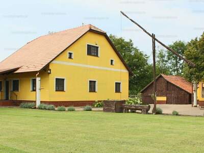 Haus kaufen in 6114 Bugac (Bild 1)