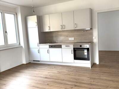 Altbauwohnung mit Balkon mieten in 8680 Mürzzuschlag (Bild 1)