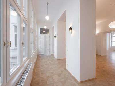 Altbauwohnung mit Balkon mieten in 1010 Wien (Bild 3)