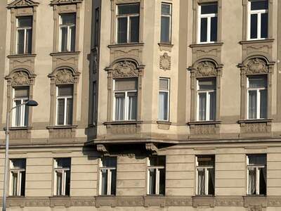 Altbauwohnung mit Balkon mieten in 1060 Wien