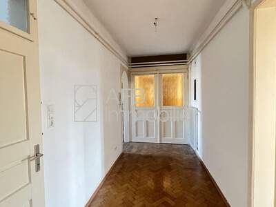 Altbauwohnung mit Balkon mieten in 8010 Graz (Bild 2)