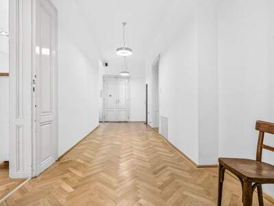 Office / Business provisionsfrei mieten in 1010 Wien