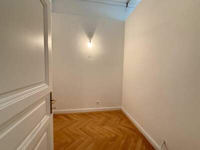 Altbauwohnung mit Balkon mieten in 1010 Wien (Bild 4)