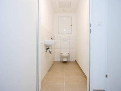 Terrassenwohnung kaufen in 2700 Wr. Neustadt (Bild 2)
