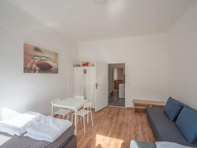 Altbauwohnung kaufen in 1120 Wien (Bild 2)