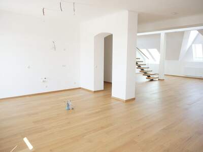 Altbauwohnung mit Balkon kaufen in 8010 Graz (Bild 4)