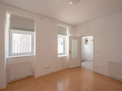 Altbauwohnung kaufen in 1150 Wien